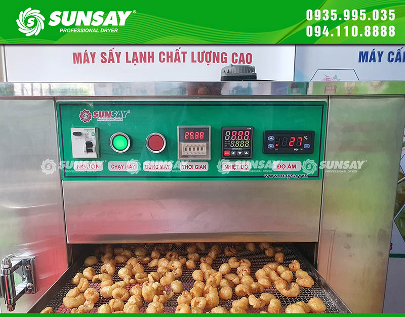 Long nhãn sấy khô bằng máy sấy lạnh
