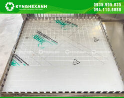 Khay sấy to chứa được nhiều thanh bánh