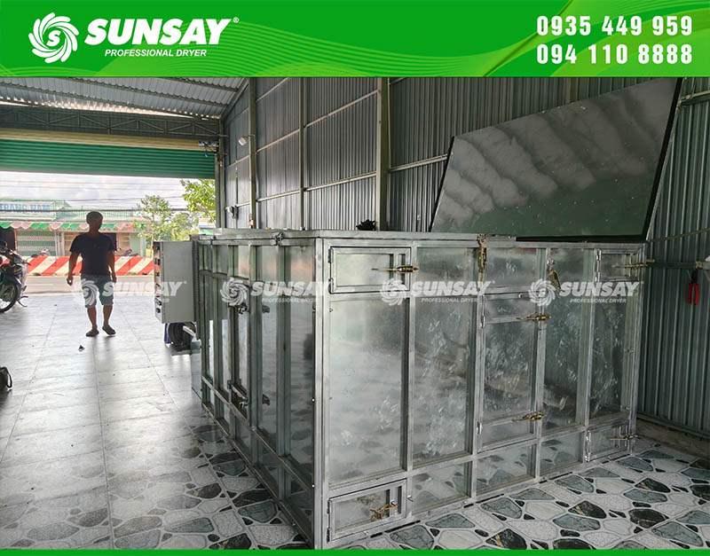 Máy được chế tạo bằng tôn kẽm chất lượng cao, bền bỉ với thời gian